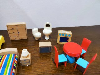 Casa de muñecas madera con muebles