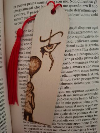 Segnalibro in legno con disegno