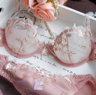 Conjunto lencería encaje floral rosa