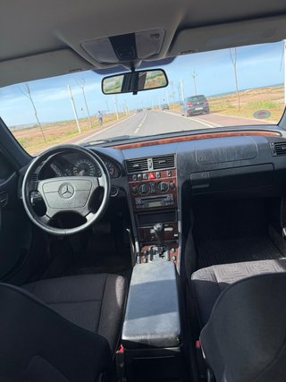 Mercedes-Benz C240