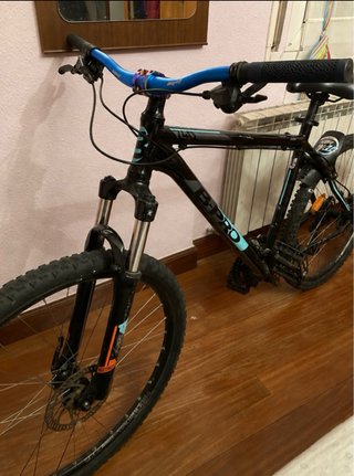 Bicicleta B-Pro Stunt Negra y Azul