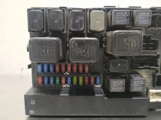 Caja reles / fusibles NISSAN MURANO (Z50)