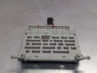 Caja reles / fusibles PEUGEOT 205 BERLINA