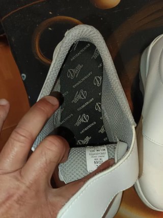 Zapatos blancos unisex con velcro