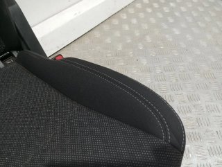 Asientos trasero derecho KIA CARENS (RP)