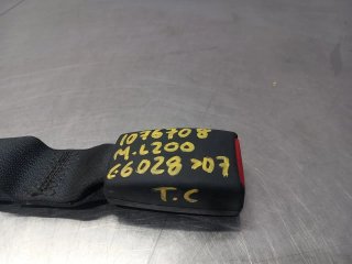 Enganche cinturon trasero central MITSUBISHI L200