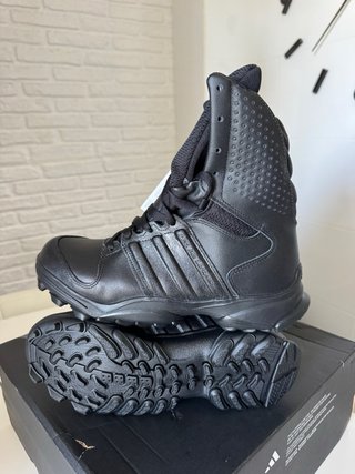 * 40 Botas Adidas GSG 9.2 policia seguridad