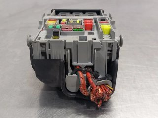 Caja reles / fusibles OPEL INSIGNIA BERLINA