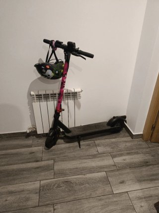 Patinete Eléctrico Pure Rosa, no le va la batería