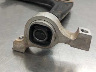 Brazo suspension inferior delantero izquierdo