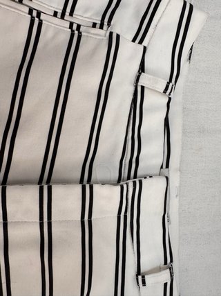 Pantalón corto rayas blanco y negro T. XS
