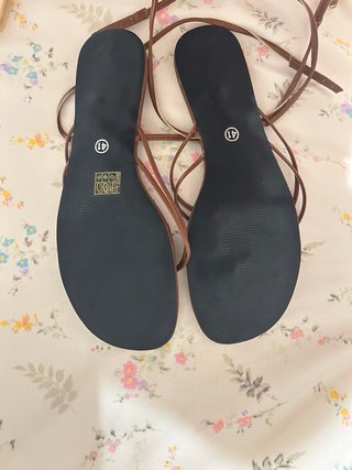 Sandalias marrones tiras finas talla 41