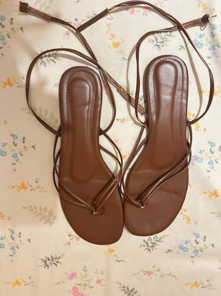 Sandalias marrones tiras finas talla 41