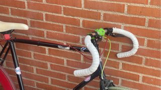 Bici Fixie Negra con llantas alternativas