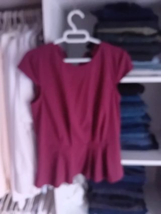 Blusa peplum burdeos