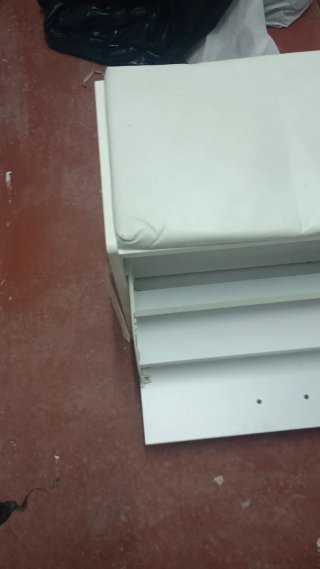 Zapatero con asiento