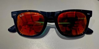 Gafas de Sol Ray-Ban Wayfarer Negras Rojas