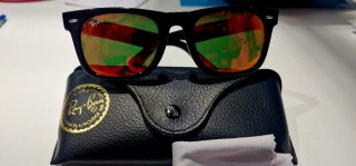 Gafas de Sol Ray-Ban Wayfarer Negras Rojas