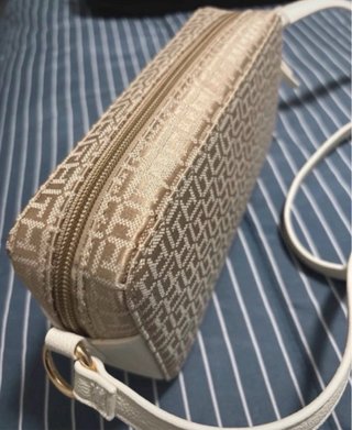 Bolso Tommy Hilfiger Beige y Blanco