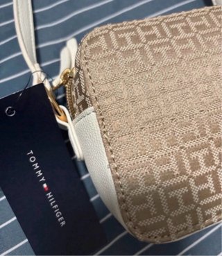 Bolso Tommy Hilfiger Beige y Blanco