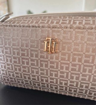 Bolso Tommy Hilfiger Beige y Blanco