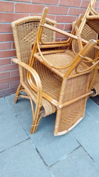 Sillas de mimbre apilables Recogida Sant Cugat
