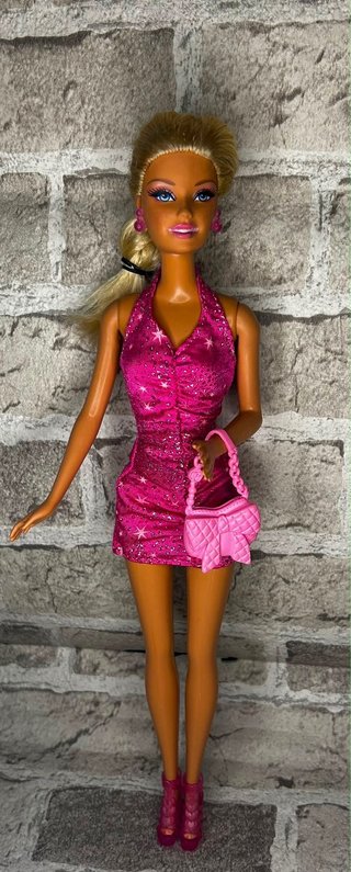 Barbie con vestito rosa e borsa