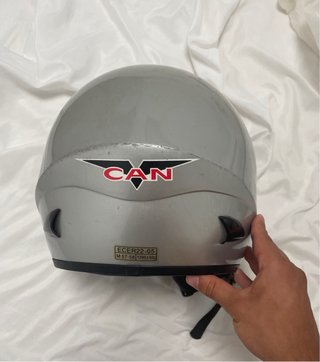 Casco de moto plateado CAN