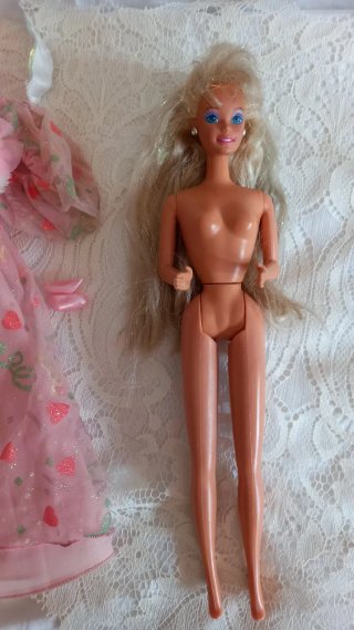 Barbie Happy Birthday 1990