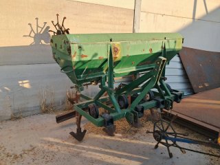 Abonadora agrícola para aplicar abono enterrado