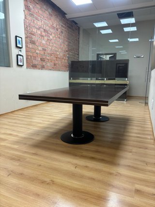 Mesa de reuniones oficina madera y metal