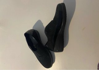 Zapatos negros con toque brillante
