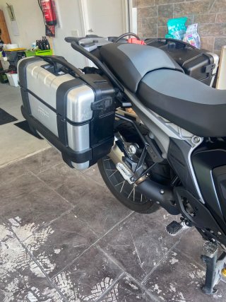 Maletas GIVI Trekker Monokey + Soportes