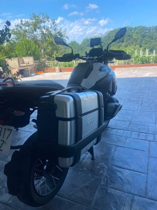Maletas GIVI Trekker Monokey + Soportes