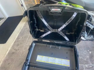 Maletas GIVI Trekker Monokey + Soportes