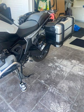 Maletas GIVI Trekker Monokey + Soportes