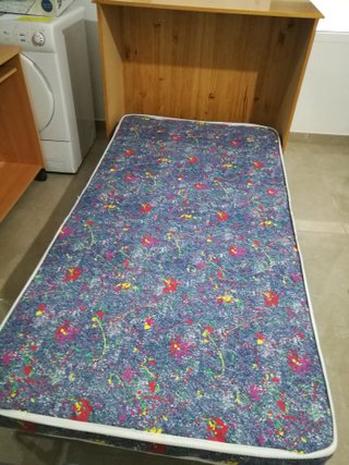 Mueble madera con cama plegable