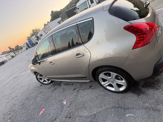 Peugeot 3008 2012