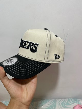 Gorra New Era Lakers Beige y Negra