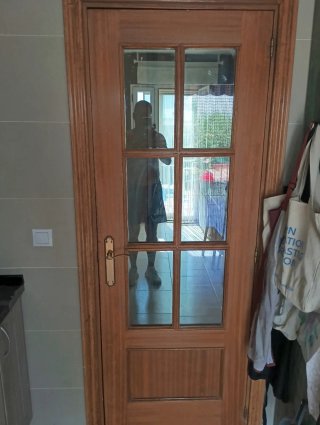Puertas de madera para vivienda