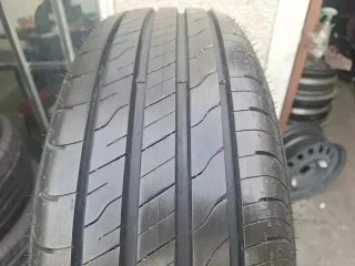215 65 R17 99V Goodyear - 1 neumático km.0