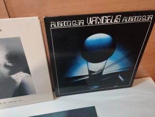 3 Vinilos Vangelis: Themes, Albedo 0.39, Beaubourg