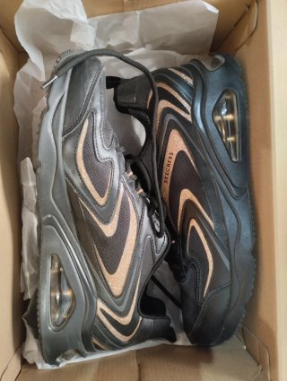 Zapatillas Skechers Mujer Negro y Dorado