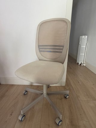 Silla de escritorio Ikea beige y gris
