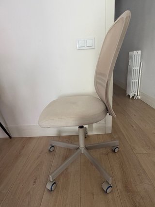 Silla de escritorio Ikea beige y gris