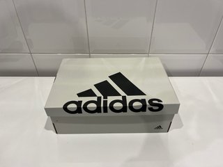 Zapatillas Adidas Blancas y Verdes