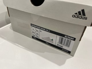 Zapatillas Adidas Blancas y Verdes
