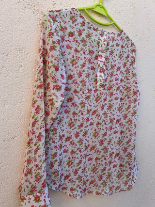 Blusa floral transparente