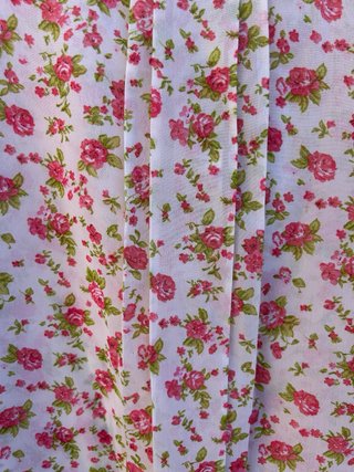 Blusa floral transparente