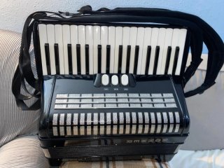 Acordeón Hohner Concerto II N 72 bajos
